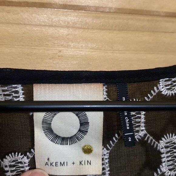 Akemi & Kin Anthropologie Size 2 Oversized Brooke Eyelet Dress - Picture 9 of 14